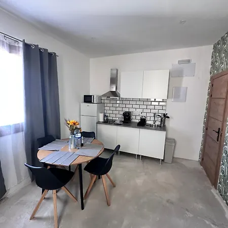 Euphorbia Apartment *